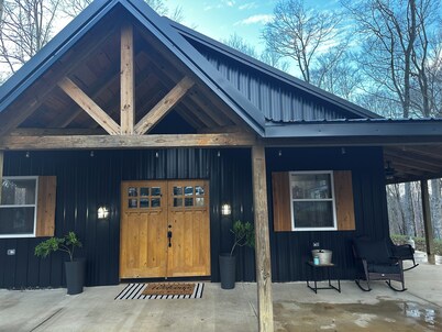 3 bdrm/2 full bath home 1.5 miles from Wolf Creek Marina, Lake Cumberland