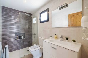 Shower, towels
