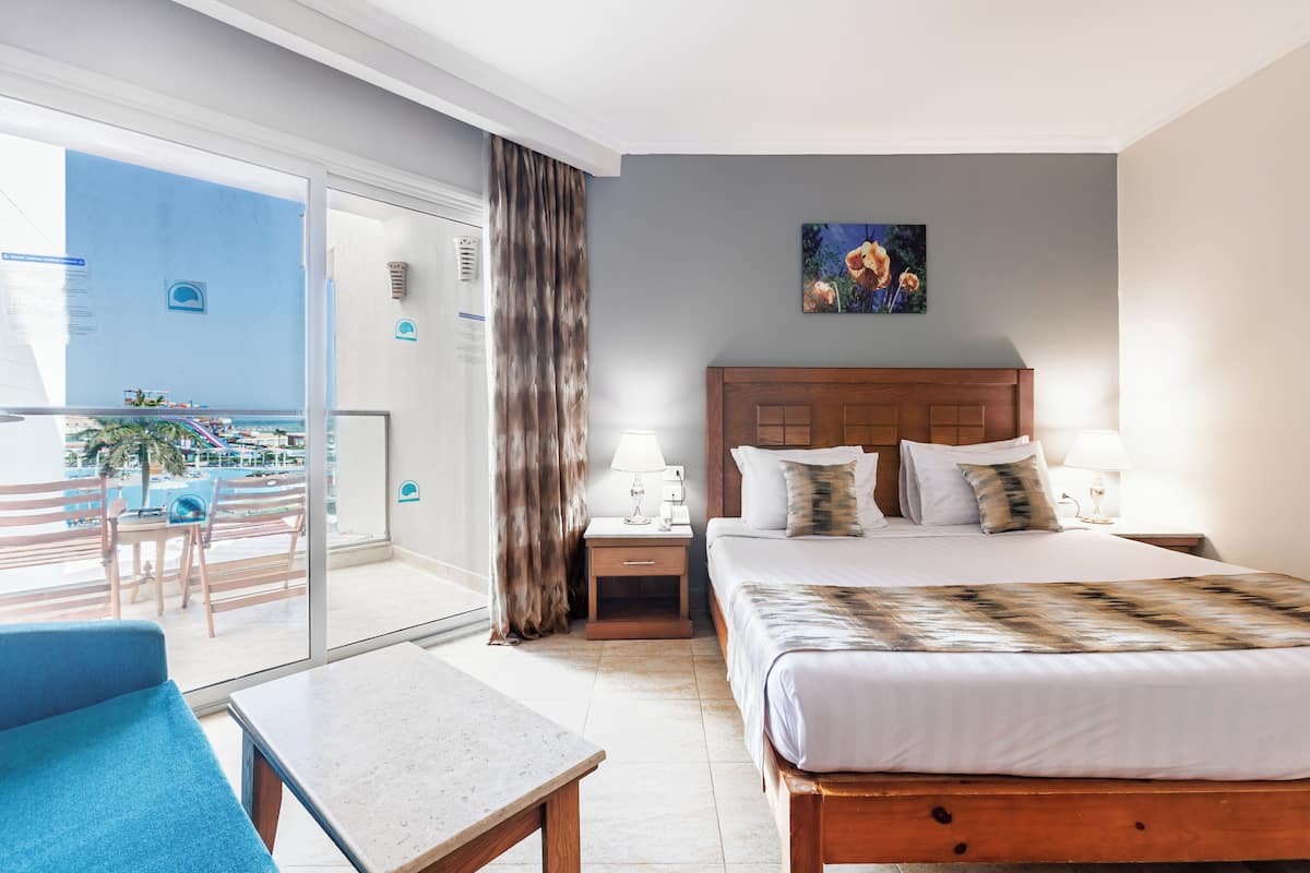 Quarto standard | 3 quartos, frigobar, cofres nos quartos, cortinas blackout