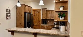 Escape to Teton Valley! Beautiful new 3-bedroom condo in charming Driggs, Idaho