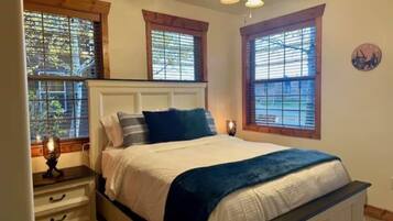 3 多间卧室、办公桌、熨斗/熨衣板、旅行婴儿床