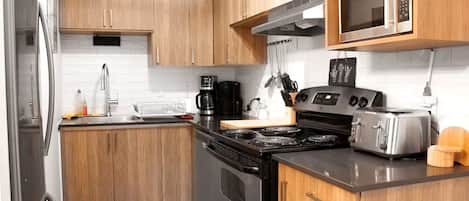 電子レンジ、オーブン、コンロ、食器洗い機