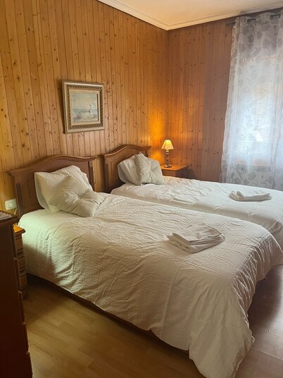 A stone's throw from the historic center with parking