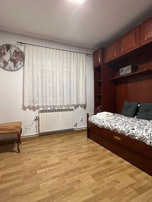 3 dormitorios, tabla de planchar con plancha, wifi y ropa de cama