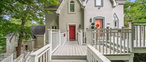 المنشأة من الخارج