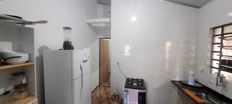 Fridge, oven, stovetop, blender. Holiday home, seasonal rental, guesthouse, ranch, Rosana Beach Resort