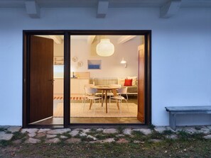 Villa | Restaurante al aire libre