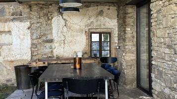 Villa | Outdoor dining