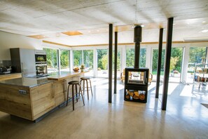 Villa | Private kitchen - Villa in Stara Rise With Private Pool (Stará Ríše)