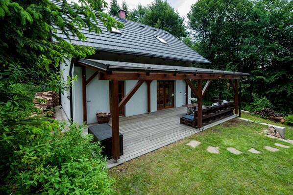 Villa | Garden - Villa in Ore Mountains Near Ski Areal Kliny (Klíny)