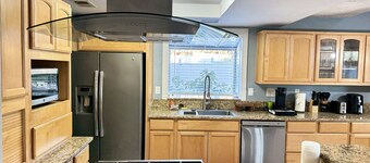 Modern & Spacious Family and Friend 4Bedroom House in Moreno Valley