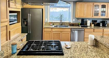 Modern & Spacious Family and Friend 4Bedroom House in Moreno Valley