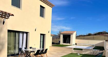 NOUVEAUTE !!!!
Villa Moderne de 4 chambres, piscine chauffée et vue panoramique