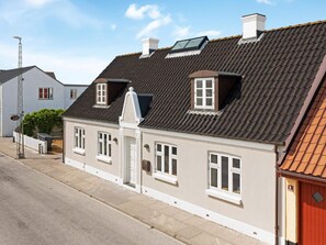 House | Exterior detail