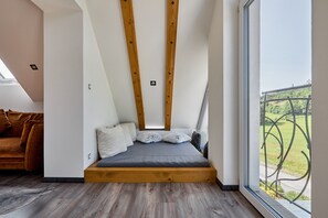 Villa | 4 bedrooms, individually furnished - Villa in Radvanice With hot tub (Radvanice)