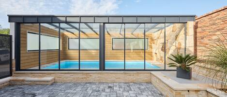 Villa | Piscine | Piscine intérieure, piscine extérieure