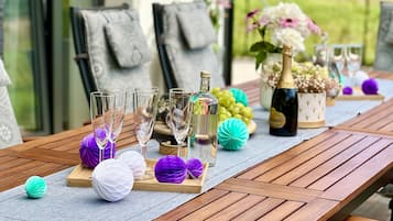 Apartment | Outdoor dining