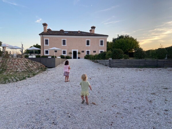 Villa | Exterior