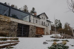 Villa | Exterior - Villa in Prague by the Beach (Manetín)