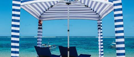Chaise longue, serviettes de plage