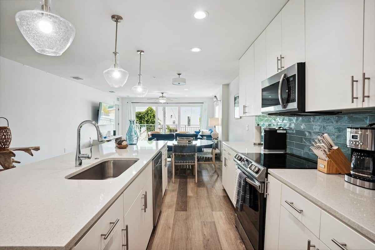 Microwave, oven, stovetop, dishwasher