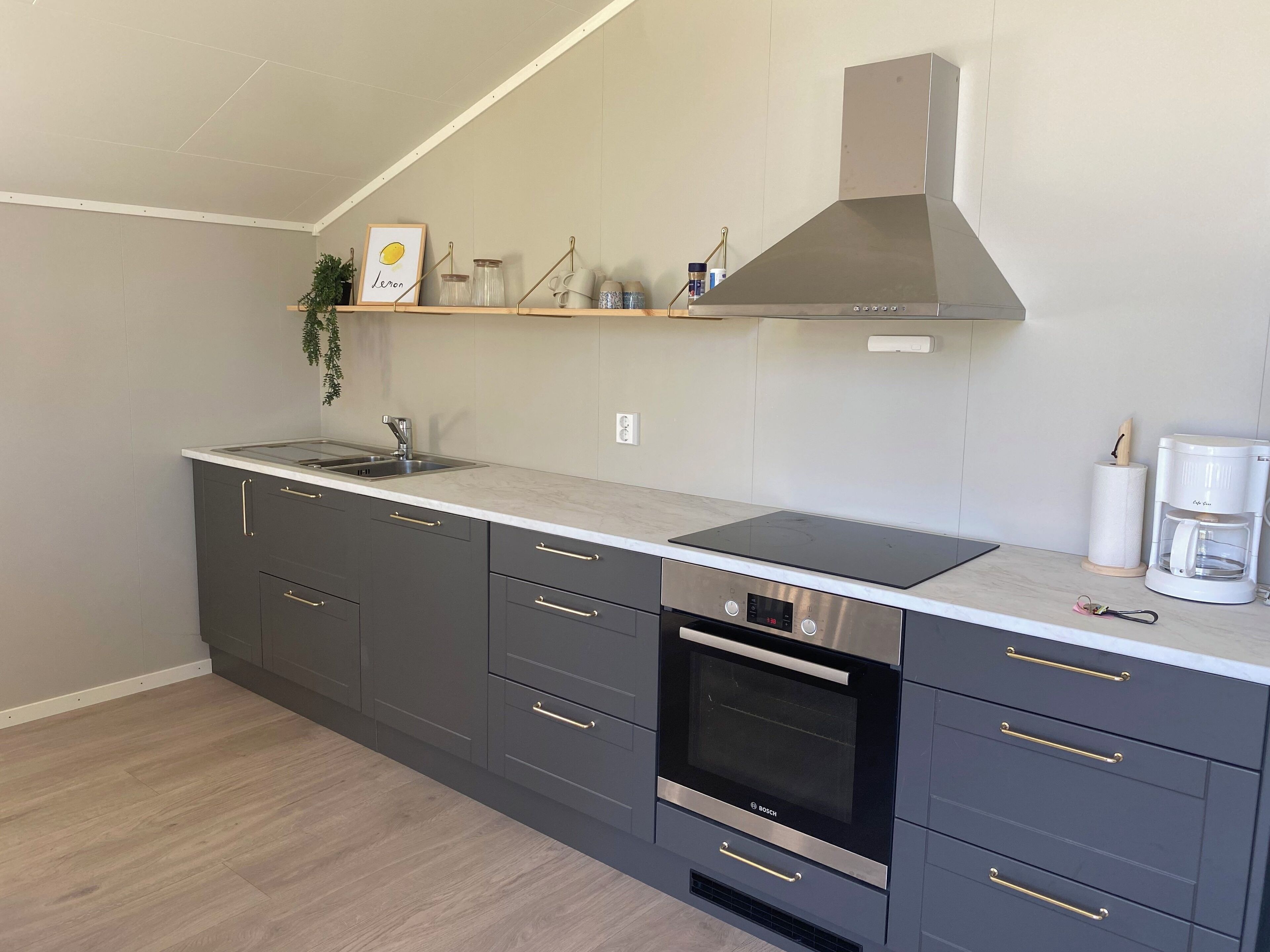 Réfrigérateur, four, plaque de cuisson, lave-vaisselle