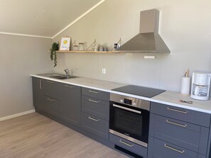 Kühlschrank, Ofen, Herdplatte, Geschirrspüler