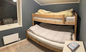 2 bedrooms, WiFi, bed sheets