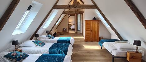 6 Schlafzimmer, Bügeleisen/Bügelbrett, Reisekinderbett, WLAN