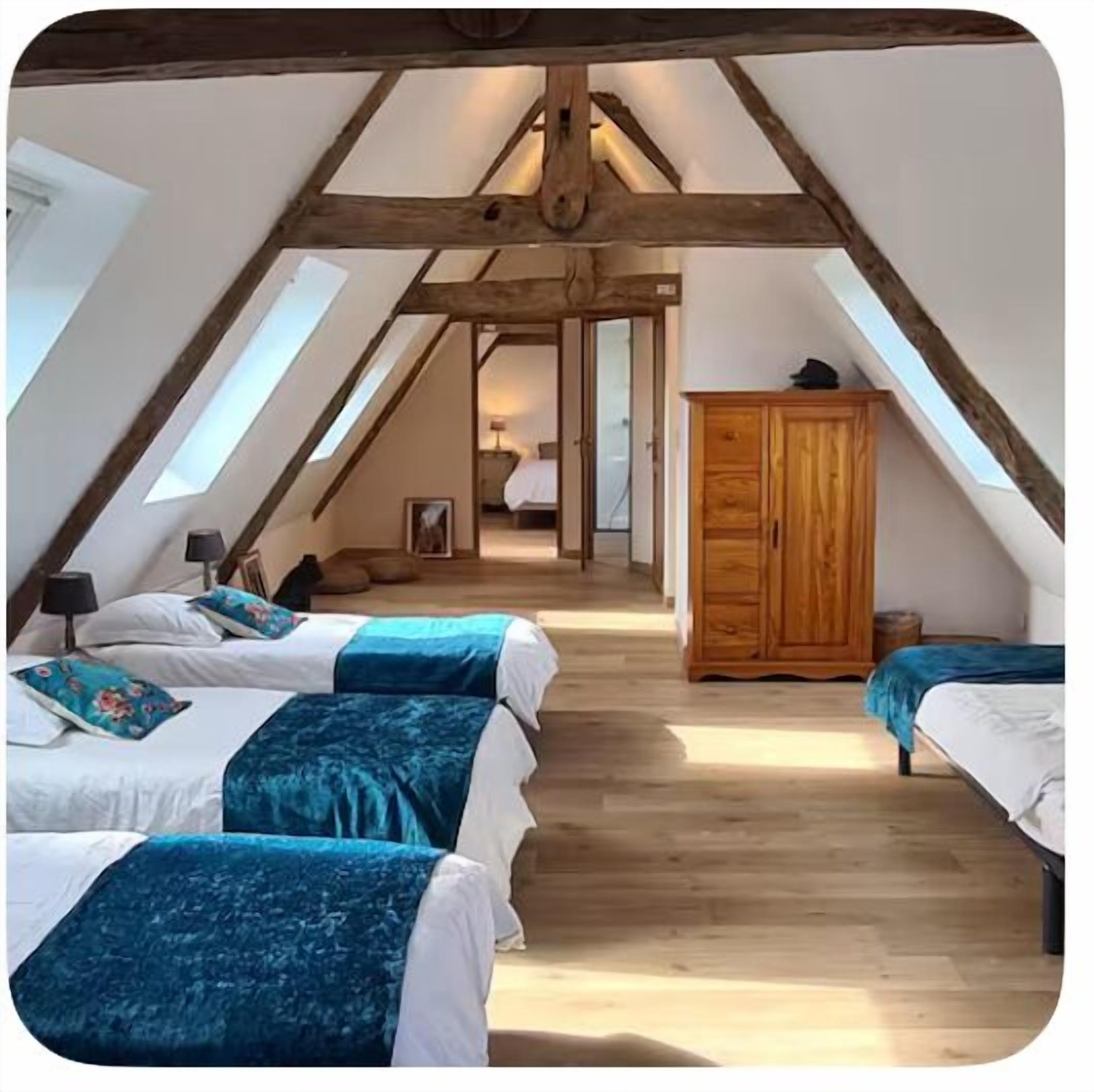 6 slaapkamers, een strijkplank/strijkijzer, reisbedje, wifi