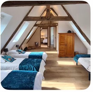 6 dormitoris, planxa i posts de planxar, un bressol de viatge i wifi