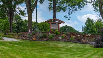 Villa | Garden