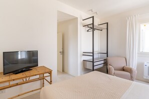 5 Schlafzimmer, Bügeleisen/Bügelbrett, kostenloses WLAN, Bettwäsche