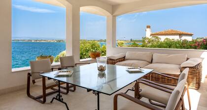 Villa Plemmiria by the Sea by Wonderful Italy