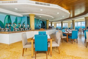 Desayuno buffet todos los días (con cargo)