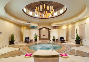 Behandlungsräume für Paare, Sauna, Whirlpool, Dampfbad