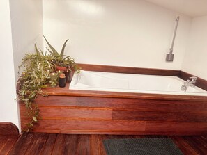 Dusche, Haartrockner, Bidet, Handtücher
