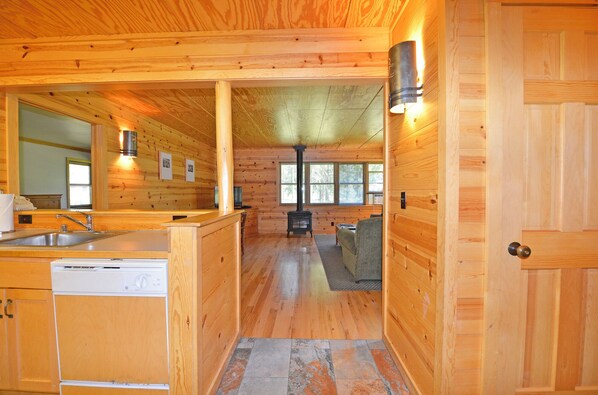 Interior - Rustic Two Bedroom Cabin (Mazama)
