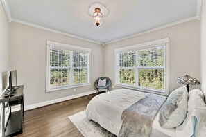 3 bedrooms, WiFi - 3-bedroom house in wonderful Birmingham with AC, WiFi (Birmingham)