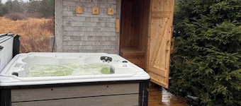 The Gallery /Spa House in picturesque Oceanside community