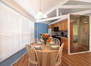 Deluxe Villa | In-room dining - The Reef at Marathon, Florida Keys (Marathon)