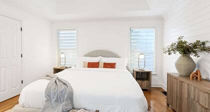Luxury Retreat & Heated Pool Downtown Simpsonville