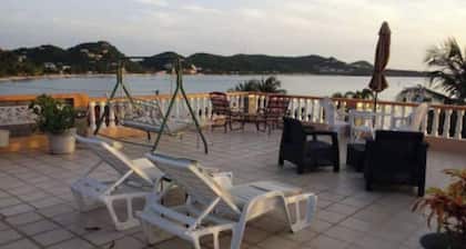 Annie's Ocean-Cozy 2BD with Stunning Bay Views