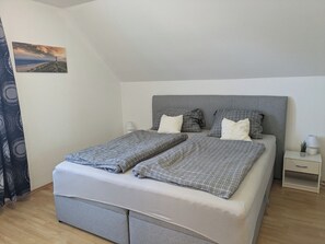 3 makuuhuonetta, silitysrauta/-lauta, vauvan matkasänky, ilmainen Wi-Fi