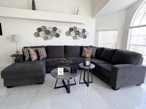 TV - Grand Luxury 3BR Penthouse near Disney Parks #2 (Kissimmee)