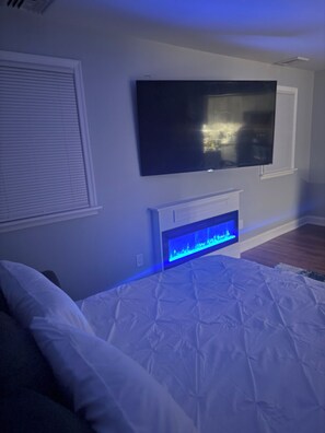 3 slaapkamers, een strijkplank/strijkijzer, reisbedje, wifi