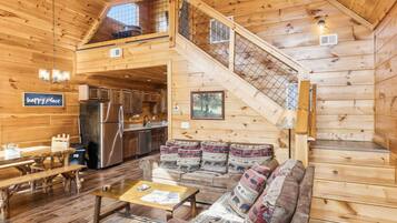 Een smart-tv, een open haard en videogames