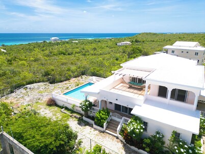 Perfect 4-bedroom house with AC in soothing Anguilla getaway