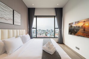 Presidential Suite, 3 Bedrooms, Club lounge access, City View