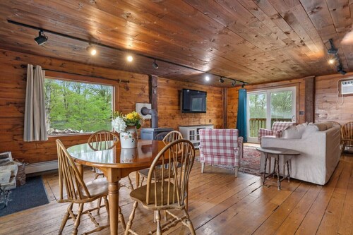 A - Farmhouse Apartment on a Cattle Farm